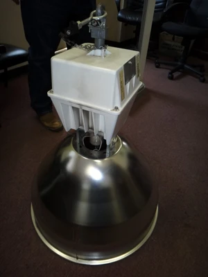 USED PHILLIPS DAY BRITE HBO10XM48-Q AND HBO10XM48