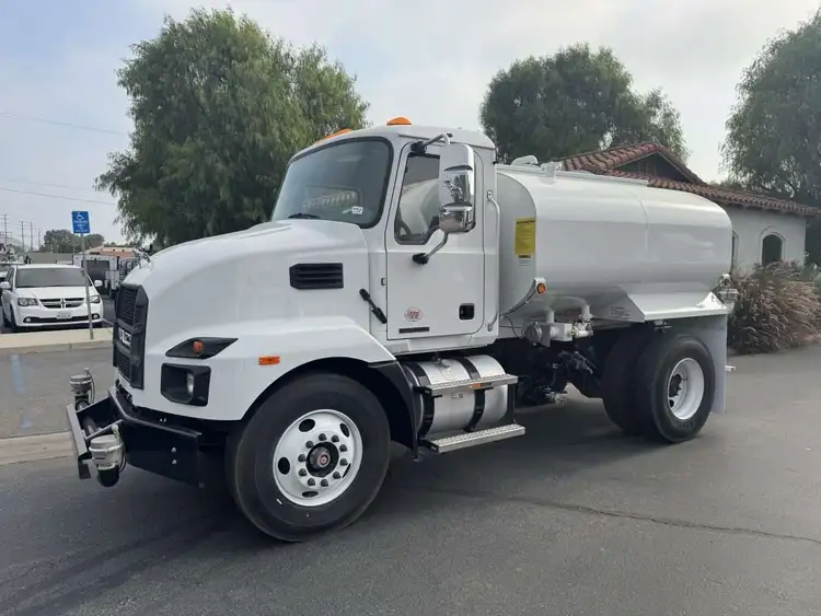 New | in-Stock 2025 MACK MD Water Trucks California US | Commerce Truck Equipment Sales #1548696