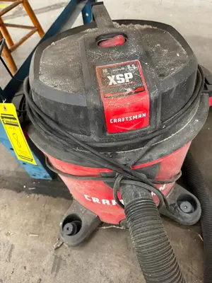Used _UNKNOWN_ _UNKNOWN_ Wet/Dry Vacuums North Carolina US | Myron Bowling Auctioneers Inc #1543494