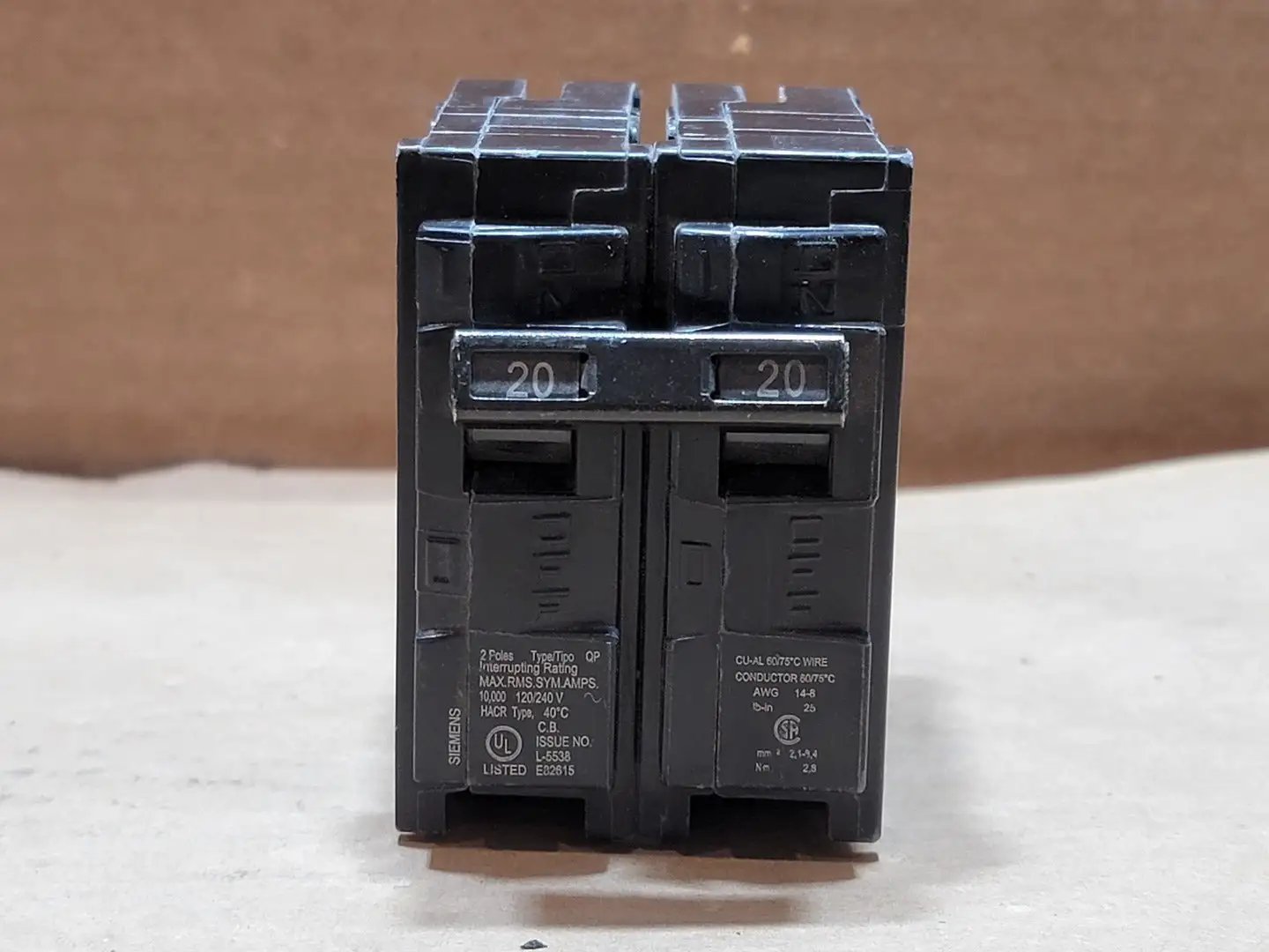 Used SIEMENS Q220 Switchgears British Columbia CA | Lenmark #835715