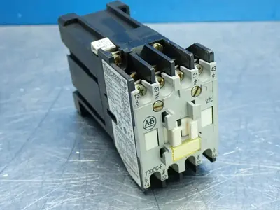 NEW ALLEN BRADLEY 700DCF220Z24