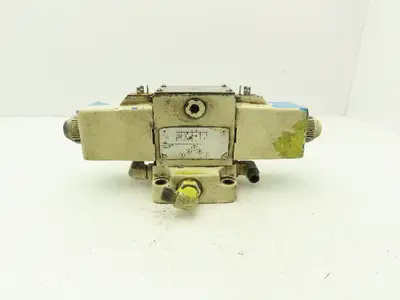 Vickers DG4S4 016C U H 60 Hydraulic Directional Control Solenoid Valve 24VDC