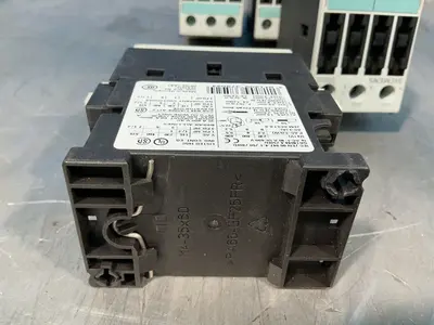 Used SIEMENS 3RT10231A.0 Relays & Switches Ohio US | HGR 24 #1545366