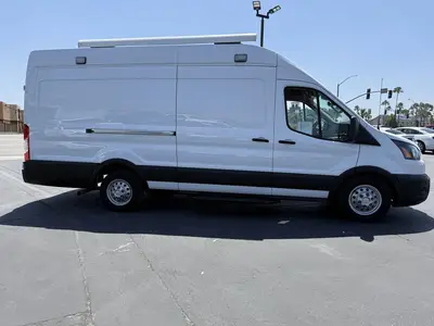 USED 2022 FORD E-350
