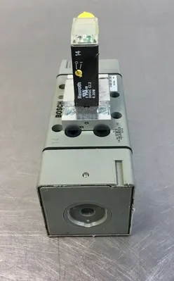 BOSCH 0 820 025 253 Directional Control Valve 6D
