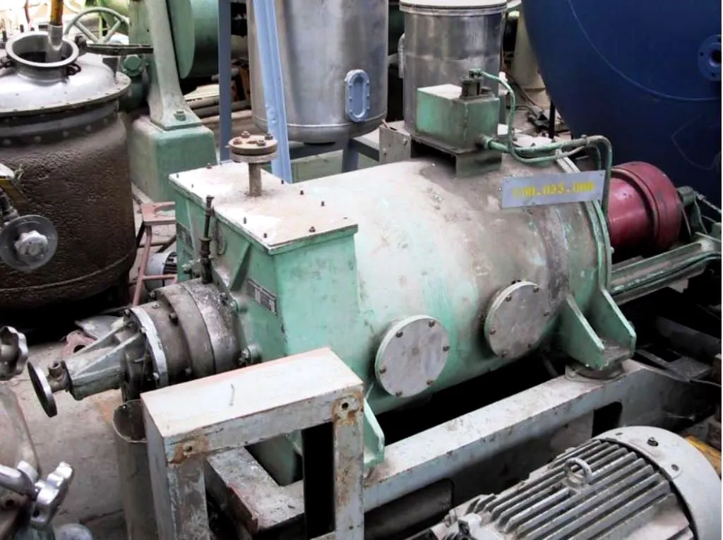 Krauss-Maffei KVZ-33 decanter centrifuge, 316SS.