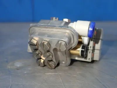 NEW SMC SYJ323S5MR