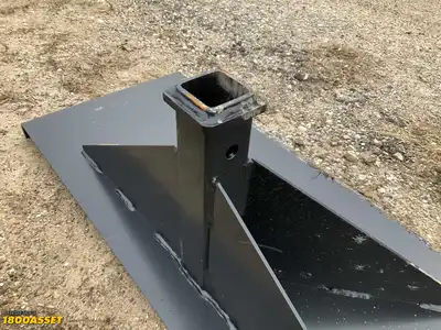 New Tomahawk trailer spotter 2” hitch receiver skid steer attachment, skid steer quick attach