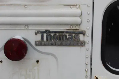 1996 INTERNATIONAL 3800 T444E BUS | Levy Recovery Group (14)