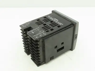 Honeywell DC3200-CE-000R-200-00000-E0-0 UDC3200 Digital Temperature Controller