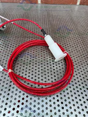 USED ABB TB82EC1010211 CONDUCTIVITY TRANSMITTER 4-20 MA W/ SENSOR