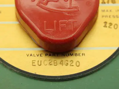 Plast-o-matic EUC2B4G20 Solenoid Valve PVC 1/4" NPT 120 PSI 120V Coil