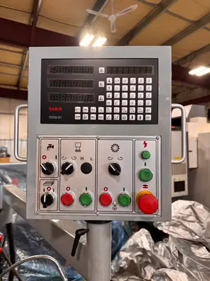 YUWE TM330H Bridgeport Style Horizontal & Vertical Milling Machine