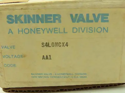 Honeywell Skinner S4LOMCX4 Directional Control Spool Valve 5 Port 3 Pos 1/2"NPT