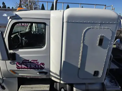 USED 2022 PETERBILT 567