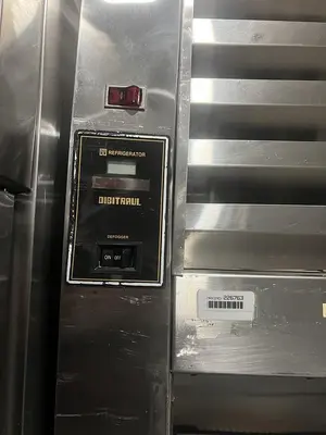 Used TRAULSEN UR30WT-A Display Refrigerators Florida US | BAM Discount Restaurant Equipment #1390524