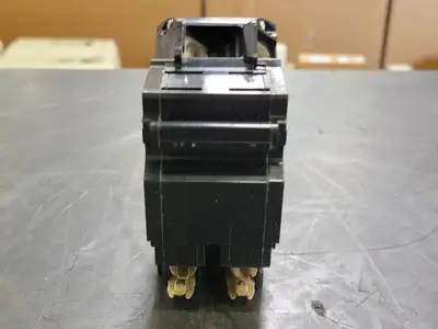 125 Amp, 2 Pole, 120/240 volts Circuit Breaker