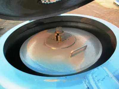 Barrett 1101-E spindle post type chip spinner with hoist.