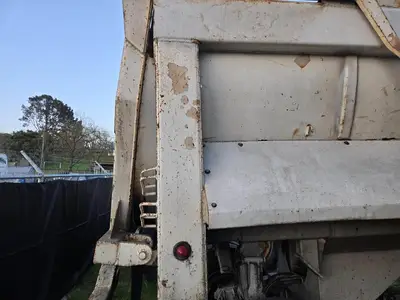 USED 2009 DRAGON 28FT