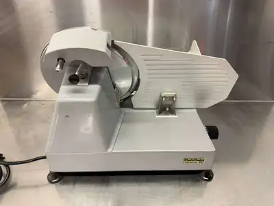 Used Chefs Choice Used 10" Chef's Choice 667 Electric Manual Deli Meat Slicer 120V Slicers / Dicers / Cutters Illinois US | Falcon Restaurant Supply #1375058