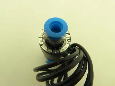 Honeywell Skinner B4LX24 Solenoid Valve 3-Way NC 24VDC 75 PSI 1/8" NPT