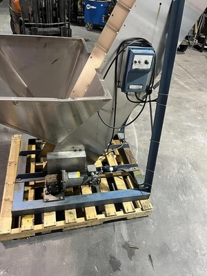 Norwalt Design Inc Hopper Feeder Incline Cleated Conveyor
