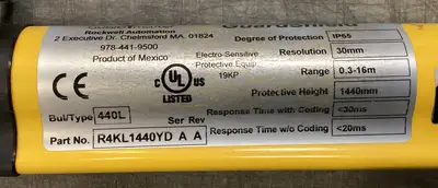 ALLEN BRADLEY GuardShield 440L - R4KL1440YD /A Rev A Safety Curtain 5B-8