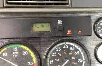 Used 2015 FREIGHTLINER FLD12064ST Misc Trucks Illinois US | Mitsubishi HC Capital America #163935