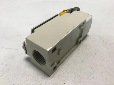 Used YAMATAKE LJA10-11A21N-003 Relays & Switches Michigan US | Ideal Machinery #1299905
