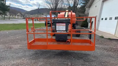 USED 2016 JLG 400S