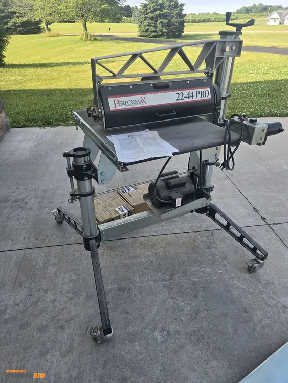 Used _UNKNOWN_ _UNKNOWN_ Calibrating Sanding Machines Michigan US | Miedema Asset Management Group #1210557
