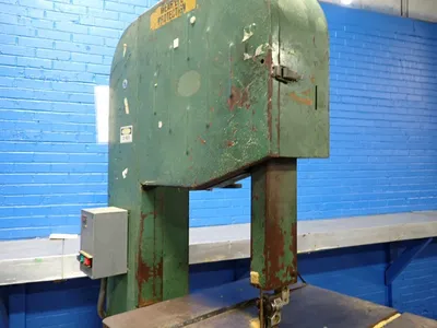 19" Throat Vertical Band Saw