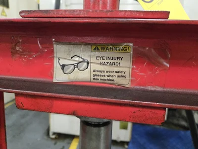 Manual Hydraulic Press (Cylinder Needs Rebuild)