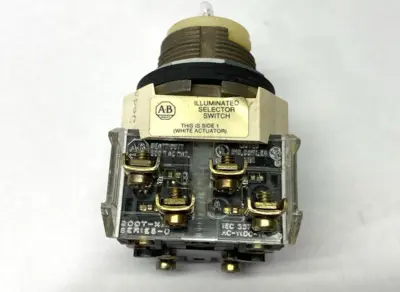 USED ALLEN-BRADLEY ILLUMINATED SELECTOR SWITCH 30MM 120V
