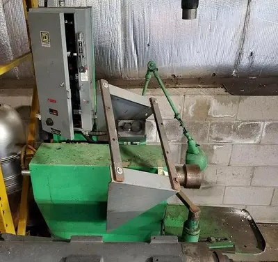 Industrial Single End Buffer/Polisher or Forming Machine, Foot Pedal Control