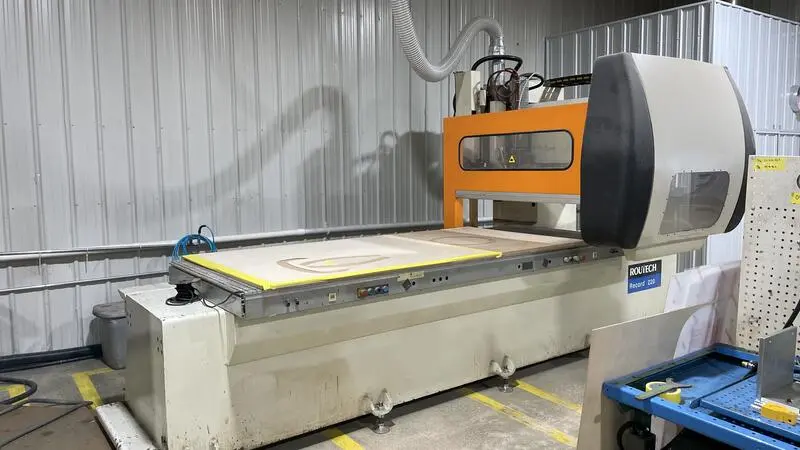 USED 1999 SCM ROUTECH