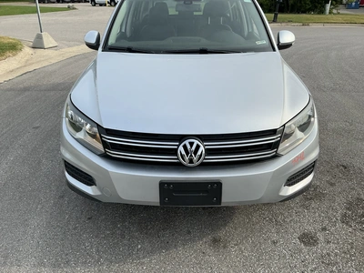 USED 2016 VOLKSWAGEN TIGUAN
