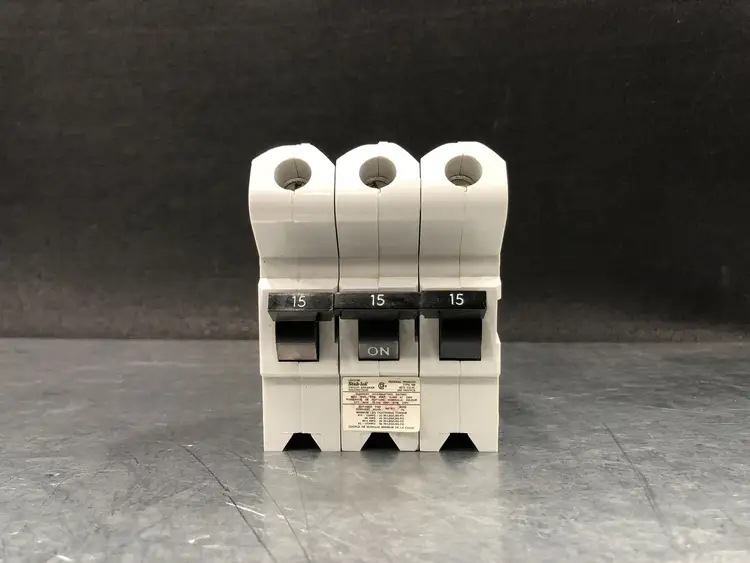 Used FEDERAL PIONEER NB350 Switchgears British Columbia CA | Lenmark #244151