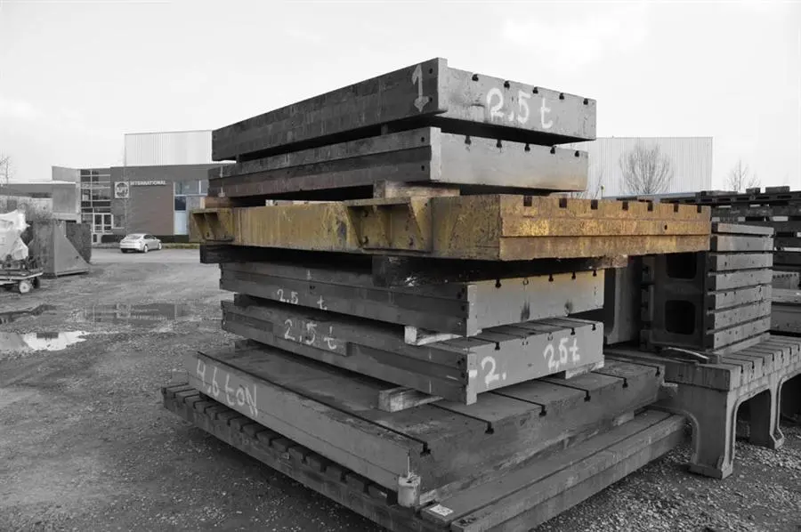 T-slot Table 3800 x 1945 mm