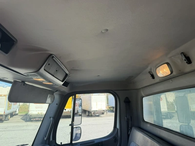 Used 2016 FREIGHTLINER BUSINESS CLASS M2 26' BOX TRUCK Box trucks Ohio US | Miedema Asset Management Group #1709386