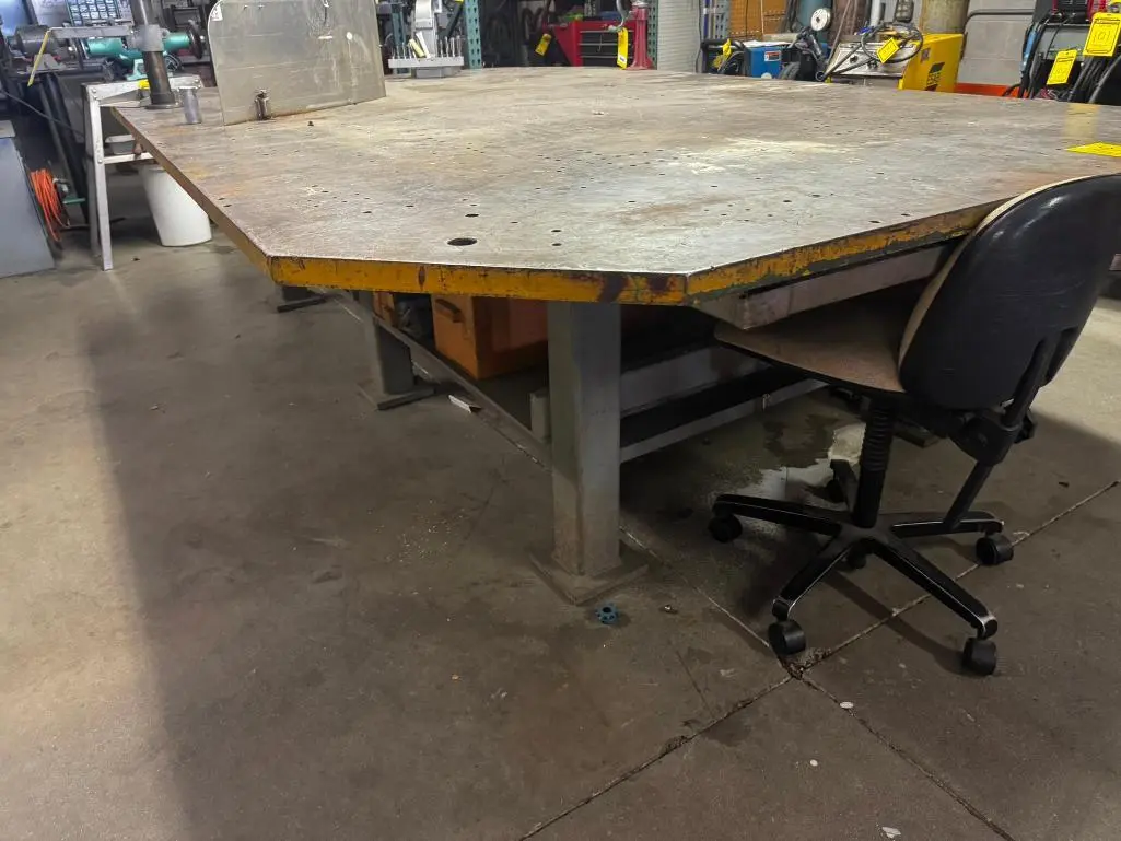 Used _UNKNOWN_ _UNKNOWN_ Welding Tables Ohio US | Myron Bowling Auctioneers Inc #1504097