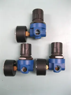 Lot (3) Cubeair 10 Bar Pressure Regulator w Gauge 1/4" FNPT E8