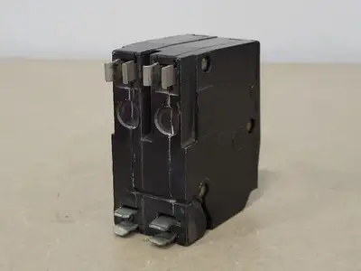 USED SQUARE D QO220