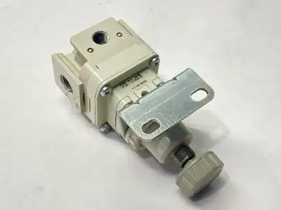 USED SMC PNEUMATIC PRECISION REGULATOR 1/4" NPT