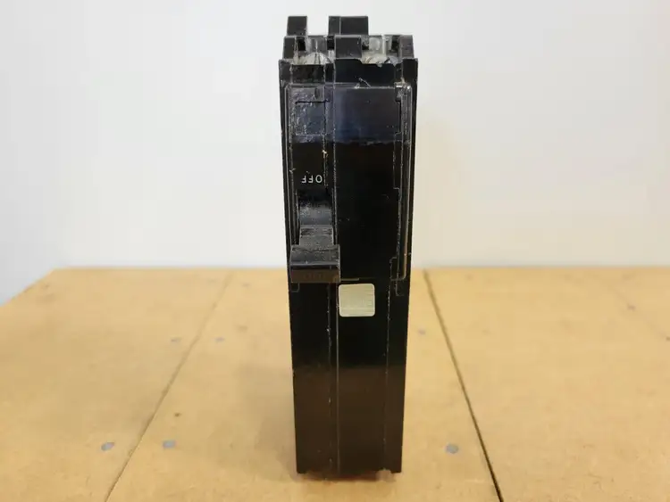 Used SQUARE D Q12100 Switchgears British Columbia CA | Lenmark #242613