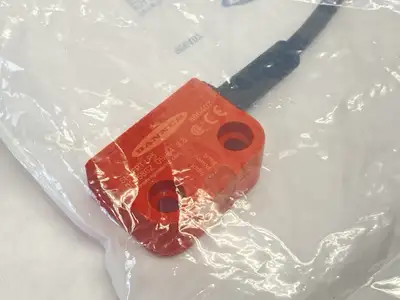 New | in-Stock Banner Engineering RFID Safety Switch Coding Low Single PNP 806407 Proximity Sensors Michigan US | Maverick Industrial Sales #1420740