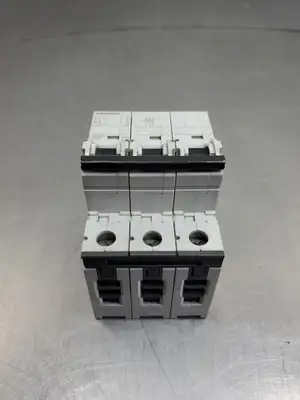 USED Siemens 5SY4302-8 MCB Circuit Breaker, 3P, 2A, 400VAC