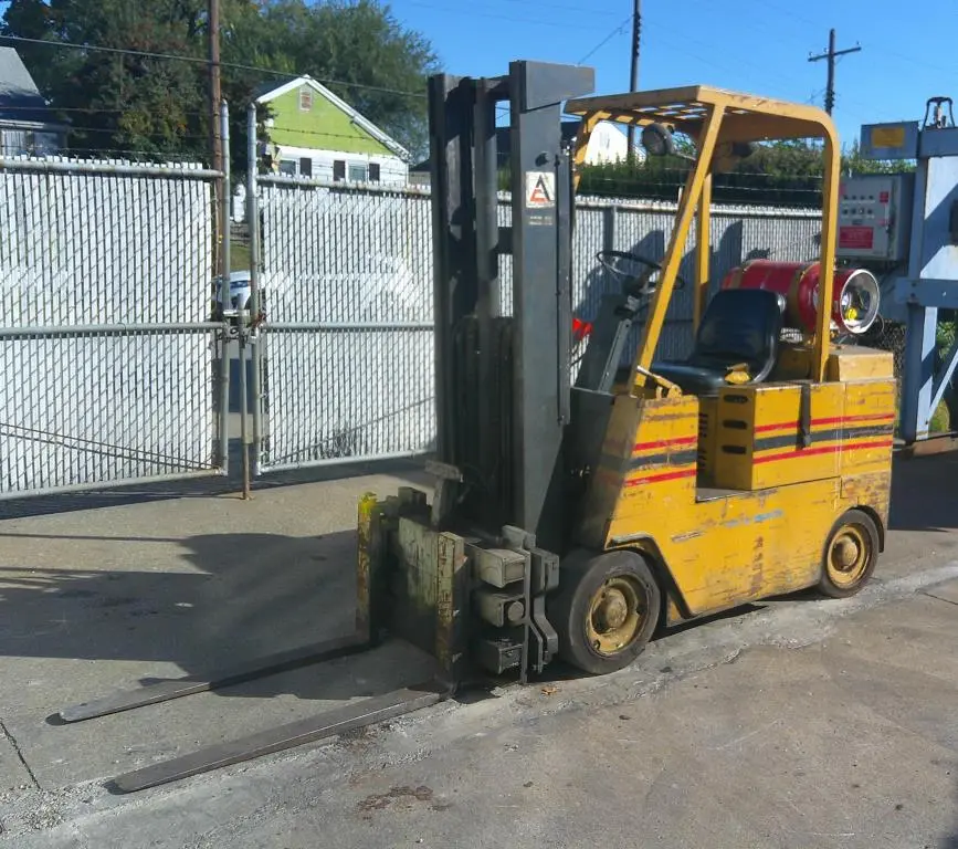 SPC9263  Forklift 3500 lbs. Allis Chalmers propane forklift model ACC35 PS, squeeze forks, 130 1/2" lift height
