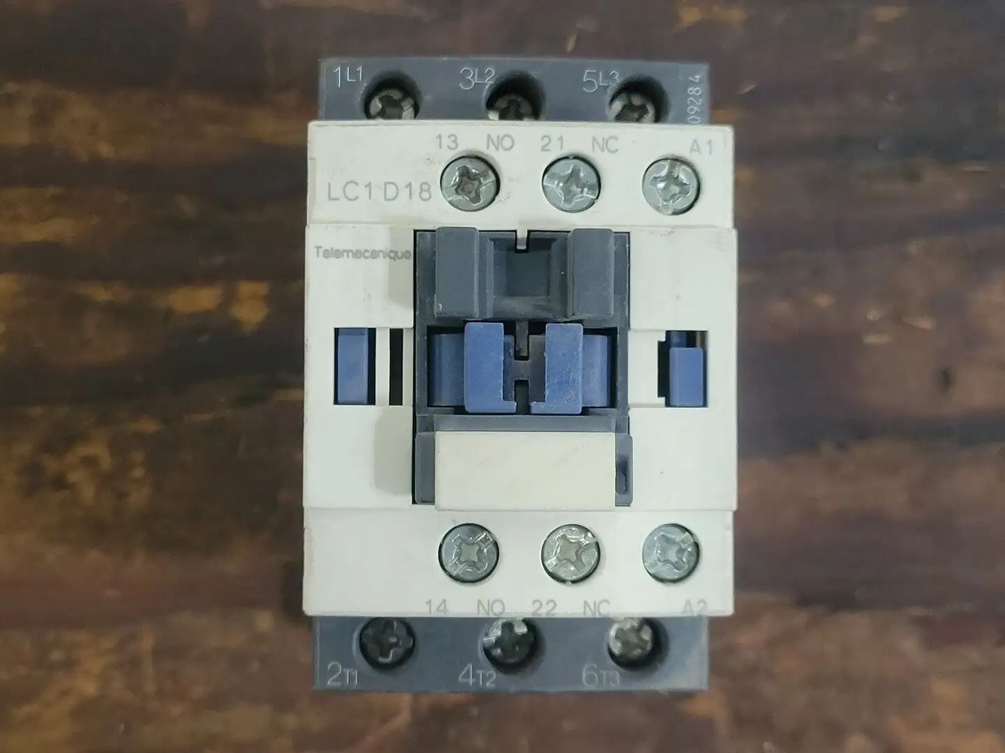 USED TELEMECANIQUE LC1D18G7