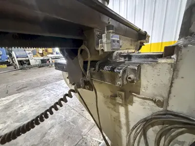 1.5 HP BRIDGEPORT VERTICAL RAM TYPE MILL & SLOTTING HEAD: STOCK #23195